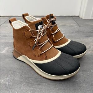 Sorel Women’s Tan and Black Waterproof Boots